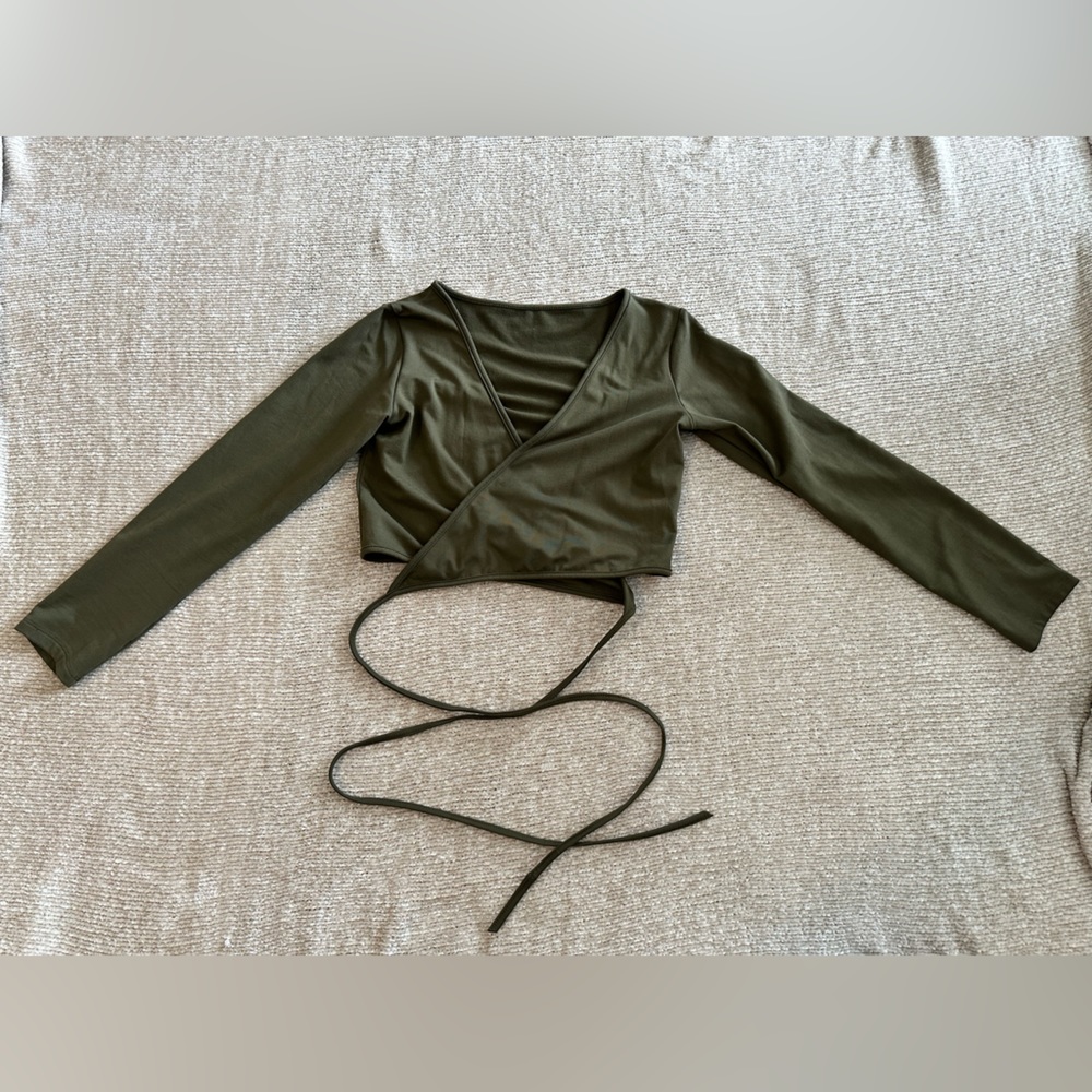 Women's Deep V-Neck Long Sleeve Cross Wrap Tie Up Crop Top